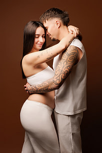 tenue photo de couple en studio coutras